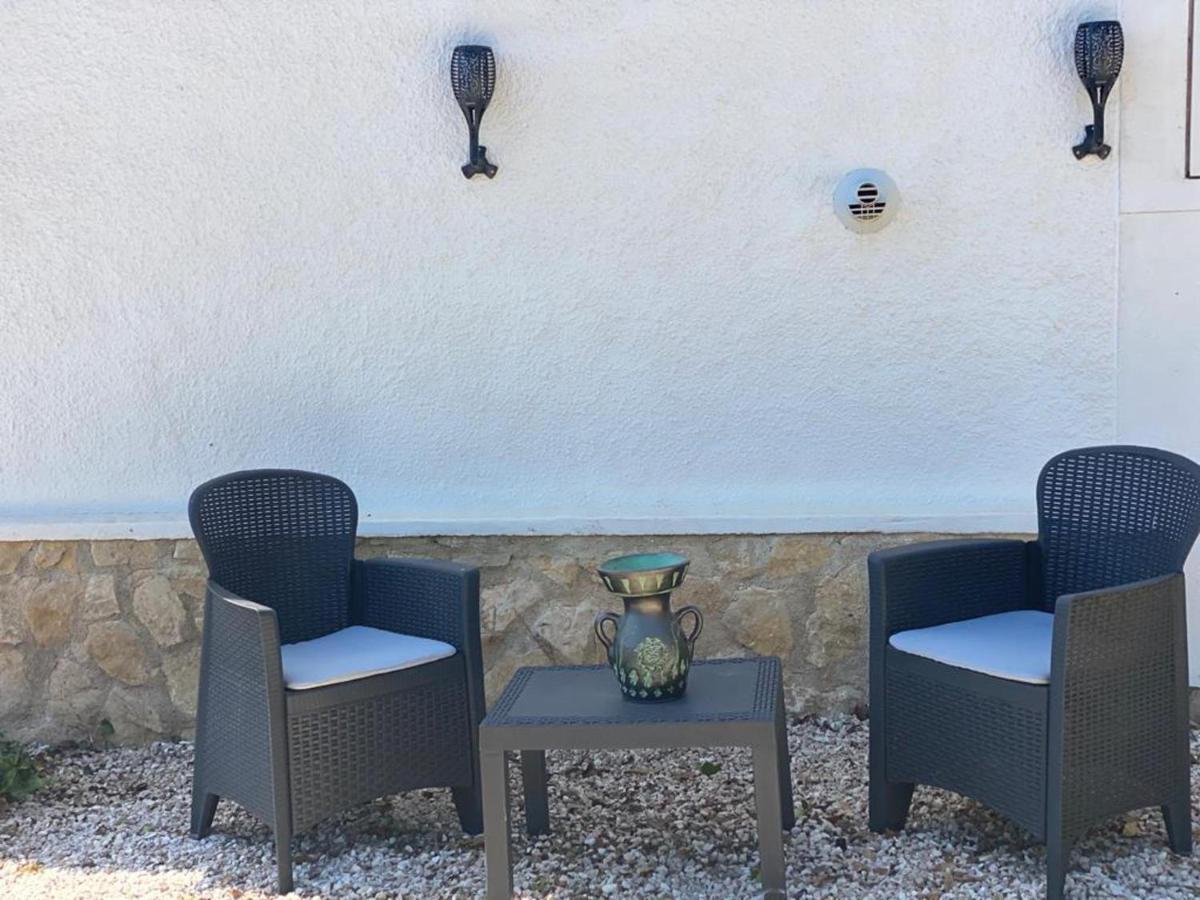 Lovely 2 Bed Apartment In Alcalalí Exterior foto